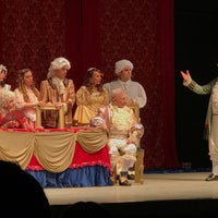 Foto diambil di Bornova Ayfer Feray Açık Hava Tiyatrosu oleh Ufuk Sefa Ö. pada 6/20/2019