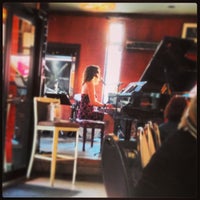 8/17/2013에 Aakaash M.님이 The Rex Hotel Jazz &amp;amp; Blues Bar에서 찍은 사진