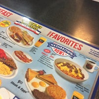 Photo taken at Waffle House by Vanessa C. on 11/12/2016