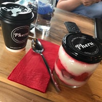 รูปภาพถ่ายที่ Pheru Coffee and Tea Shop โดย Fatma Tuğçe A. เมื่อ 6/9/2018