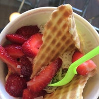 Photo taken at Chill Frozen Yogurt Crepes &amp;amp; Coffee by Katie M. on 8/11/2014