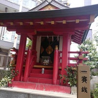 Photo taken at 目黒春日神社 by TOMOPP A. on 4/18/2017