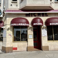 Foto diambil di Chez michel oleh Jenn L. pada 10/17/2022
