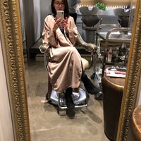 Foto diambil di Salon Kinya oleh Jenn L. pada 2/7/2019