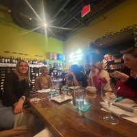 Photo taken at Screwtop Wine Bar by Mickey H. on 4/29/2022