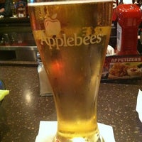 Photo taken at Applebee&amp;#39;s Grill + Bar by Hugo C. on 3/31/2013