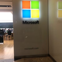 Photo taken at Microsoft Store by Ileana on 7/13/2018