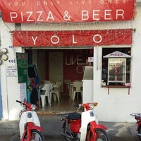 Photo prise au YOLO Pizza &amp;amp; Beer par YOLO Pizza &amp;amp; Beer le3/18/2014