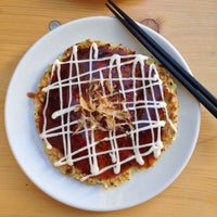 Photo taken at Hanage - Japanese Okonomiyaki by André R. on 10/19/2014