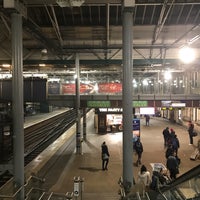 Photo taken at Edinburgh Waverley Railway Station (EDB) by Alyona L. on 11/5/2017