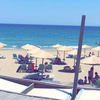 Das Foto wurde bei Apollonia Beach Resort &amp;amp; Spa von Axana B. am 7/3/2016 aufgenommen