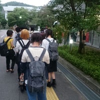 京都精華大学 スクールバス乗降所 ベンチ