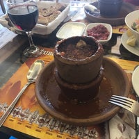 Das Foto wurde bei Keyif Restaurant von Şafak D. am 2/18/2017 aufgenommen