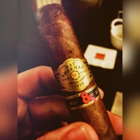 3/12/2016にHenry H.がCivil Cigar Loungeで撮った写真