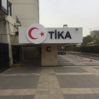 Photo taken at TİKA - Başbakanlık Türk İşbirliği ve Koordinasyon Ajansı Başkanlığı by Selim A. on 10/17/2018