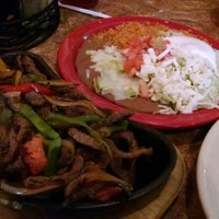 6/5/2015 tarihinde Dawn Y. T.ziyaretçi tarafından Mexican Restaurant'de çekilen fotoğraf