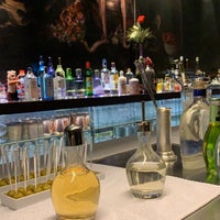 รูปภาพถ่ายที่ DRY Martini Bar โดย Alfonso F. เมื่อ 11/18/2019
