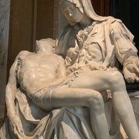 Photo taken at Pinacoteca dei Musei Vaticani by FA on 2/6/2020