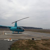 Foto tirada no(a) Huffman Helicopters por Ashton B. em 3/21/2014