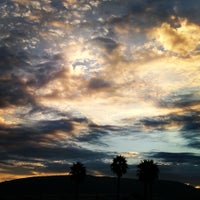 รูปภาพถ่ายที่ Santa Fe Hills โดย Kevin M. เมื่อ 9/9/2014