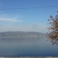 Foto tirada no(a) Tepedeki Çimenlik por güncesin e. em 11/11/2017
