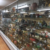 Photo taken at Mister Ed&amp;#39;s Elephant Museum &amp;amp; Candy Emporium by Allan J. on 10/28/2018