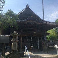 Photo taken at 田峯観音 (谷高山高勝寺) by KAZU on 6/19/2022