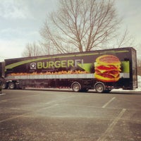 3/21/2013에 Chris R.님이 BurgerFi에서 찍은 사진