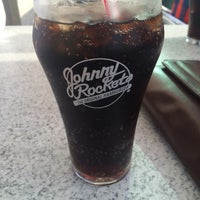 Photo taken at Johnny Rockets جوني روكتس by Mehdi . on 11/12/2015