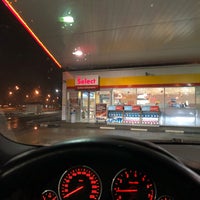 Photo taken at Shell by dimalive on 12/11/2017