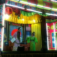 Photo taken at Guān Yǔ Shrine by Beerzilla P. on 12/27/2012