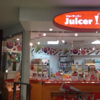 Photo taken at Juicer Bar 武蔵小山店 by akubi on 8/22/2014