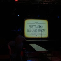 Foto scattata a Australian Bee Gees Show da Kurst H. il 7/24/2017