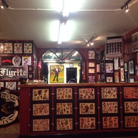 11/18/2014 tarihinde Lara K.ziyaretçi tarafından Flyrite Tattoo Brooklyn'de çekilen fotoğraf
