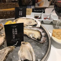 Das Foto wurde bei Oyster Table von chuumee am 5/14/2019 aufgenommen