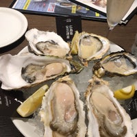 Photo taken at Oyster Table by chuumee on 9/29/2019