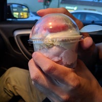 Das Foto wurde bei Confetti Italian Ice &amp;amp; Custard von Kim L. am 6/2/2019 aufgenommen