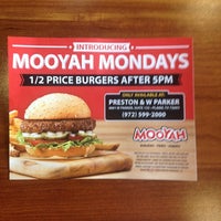 Foto tirada no(a) MOOYAH Burgers, Fries &amp;amp; Shakes por Christopher P. em 3/10/2014