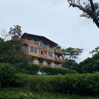 Foto tomada en Hotel Belmar Monteverde  por Adam P. el 7/2/2021