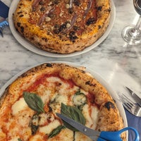 10/25/2023 tarihinde Sasha G.ziyaretçi tarafından nNea Pizza'de çekilen fotoğraf