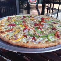 7/27/2014 tarihinde Becca H.ziyaretçi tarafından Turnpike Pizza'de çekilen fotoğraf