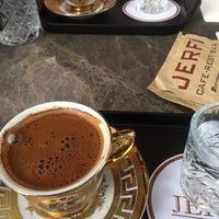 Photo taken at Jerfi Cafe Bar by Esra Ş. on 9/9/2020