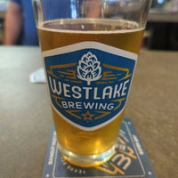 รูปภาพถ่ายที่ Westlake Brewing Company โดย Brandon C. เมื่อ 9/15/2022