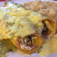 Снимок сделан в Camino Real Mexican Restaurant пользователем Patrizio 5/25/2016