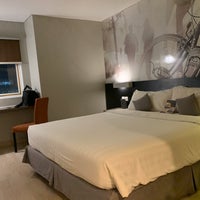 รูปภาพถ่ายที่ Hotel NEO Mangga Dua Square โดย radiarta เมื่อ 10/16/2019