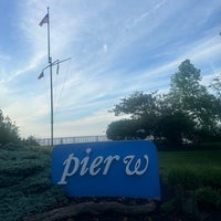 รูปภาพถ่ายที่ Pier W โดย radiarta เมื่อ 5/17/2024