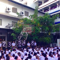Photo taken at โรงเรียนไตรมิตรวิทยาลัย (Trimitr Wittayalai School) 岱密中学 by Game A. on 8/14/2015