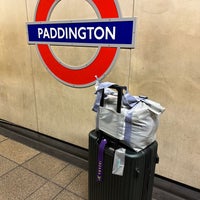 Foto tirada no(a) Paddington London Underground Station (Hammersmith &amp;amp; City and Circle lines) por Katharine B. em 10/18/2023