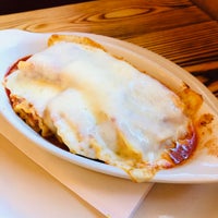Снимок сделан в Elizabeth&amp;#39;s Pizza &amp;amp; Italian Restaurant пользователем Katie M. 8/3/2019