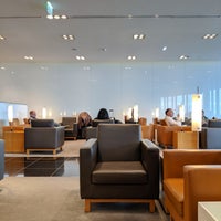 Photo taken at Cathay Pacific Lounge by Leirda on 6/7/2019